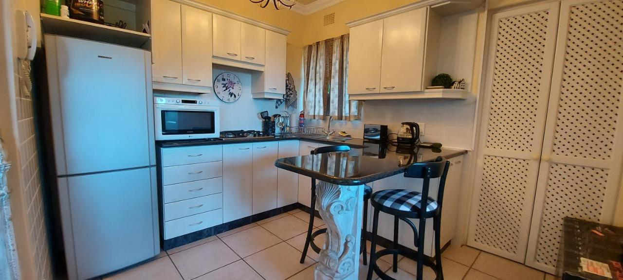 Roosboom Guest Apartments Somerset West Eksteriør billede