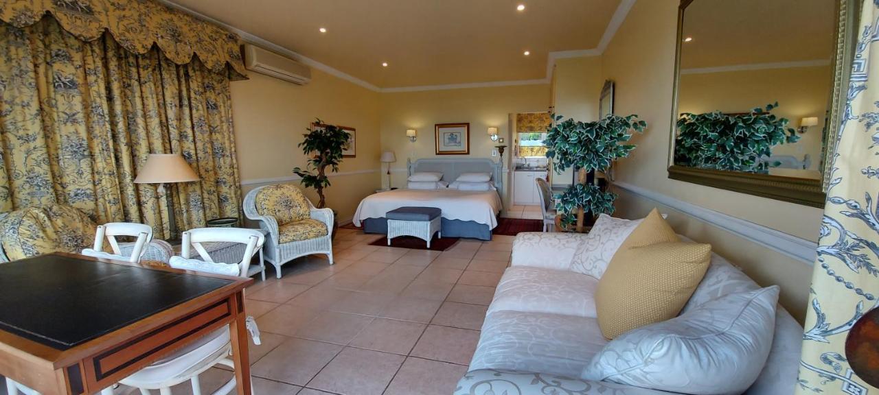 Roosboom Guest Apartments Somerset West Eksteriør billede