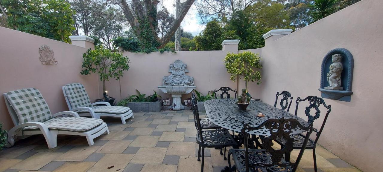 Roosboom Guest Apartments Somerset West Eksteriør billede