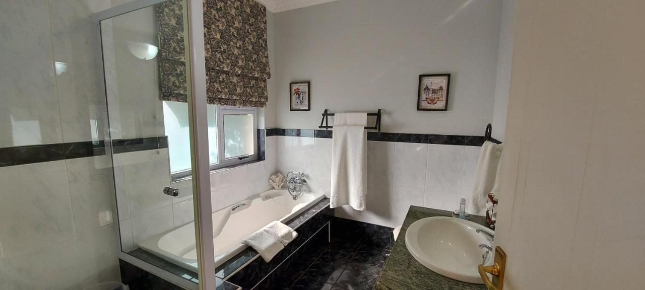 Roosboom Guest Apartments Somerset West Eksteriør billede