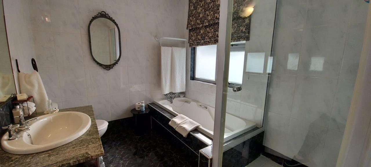 Roosboom Guest Apartments Somerset West Eksteriør billede