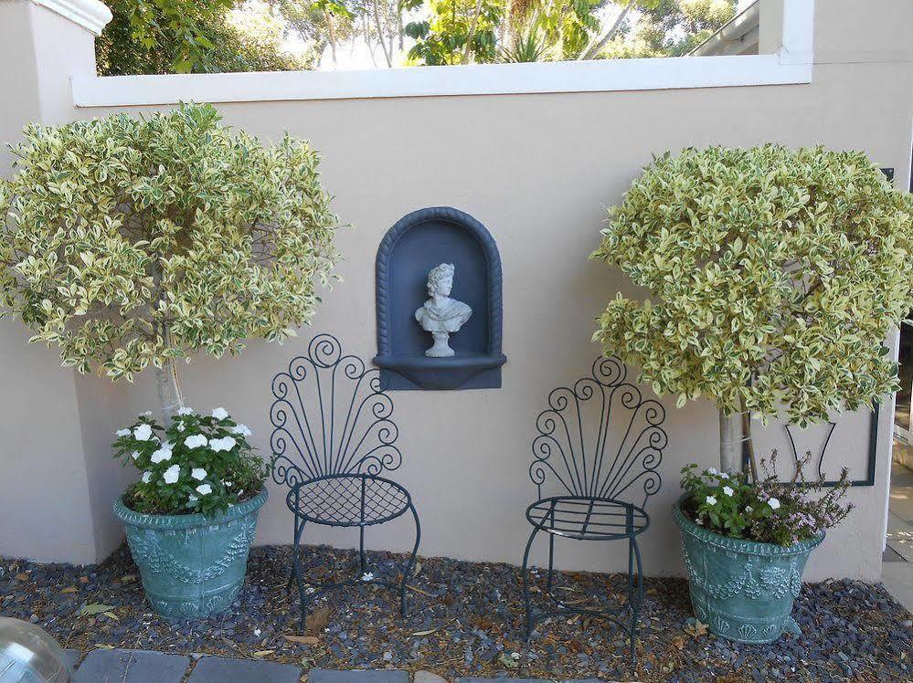 Roosboom Guest Apartments Somerset West Eksteriør billede